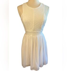 Francesca's Collections White Lace & chiffon Halter Mini Dress Size Medium